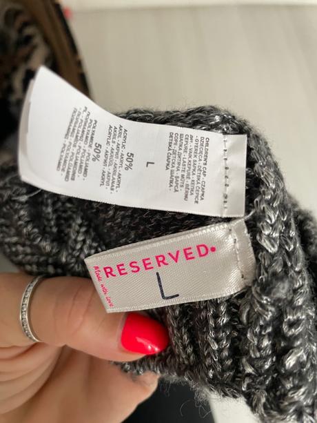 Krásna čiapka, reserved,104