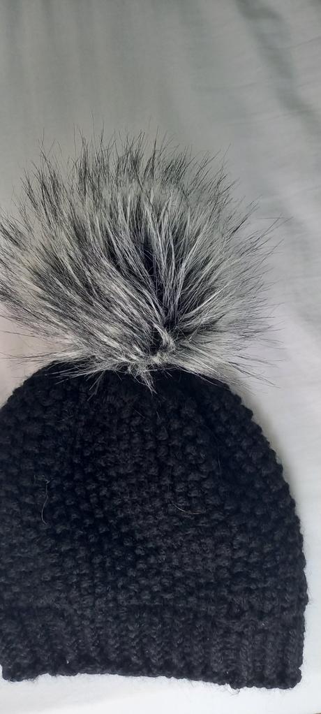 Čiapka s brmbolcom, h&m,m