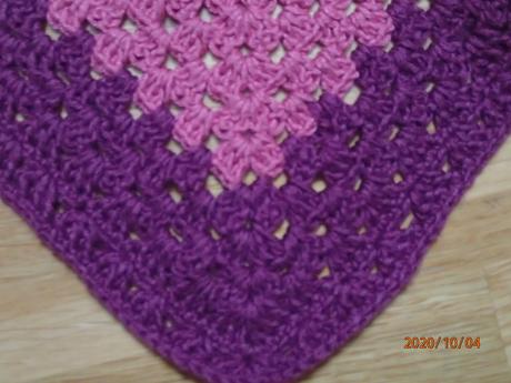 Háčkovaný kompletik jar-jeseň, 104