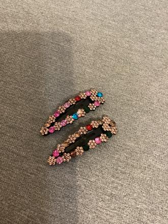 Pukacky s farebnými kamienkami,