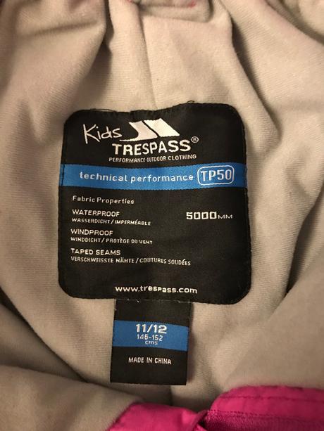 Kvalitne lyžiarske nohavice zn. trespass, 146