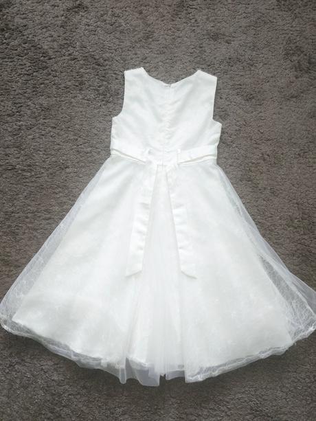 Šaty na 1.sv.prijmanie, 140