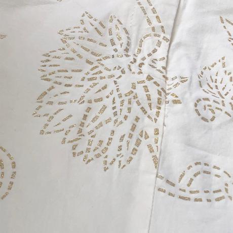 Esthis biela  mini sukňa so zlatou potlačou, xs