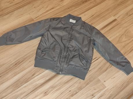 Bombera, reserved,146