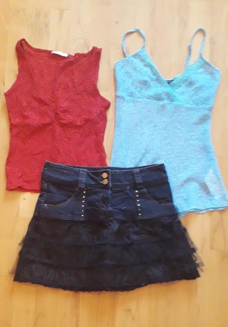 Krasna sukna motivi+2 topy,xs,s, xs