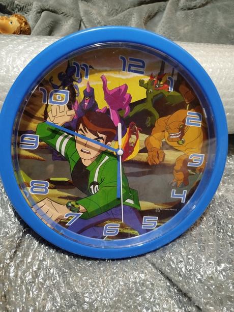 Ben10 hodiny na stenu,