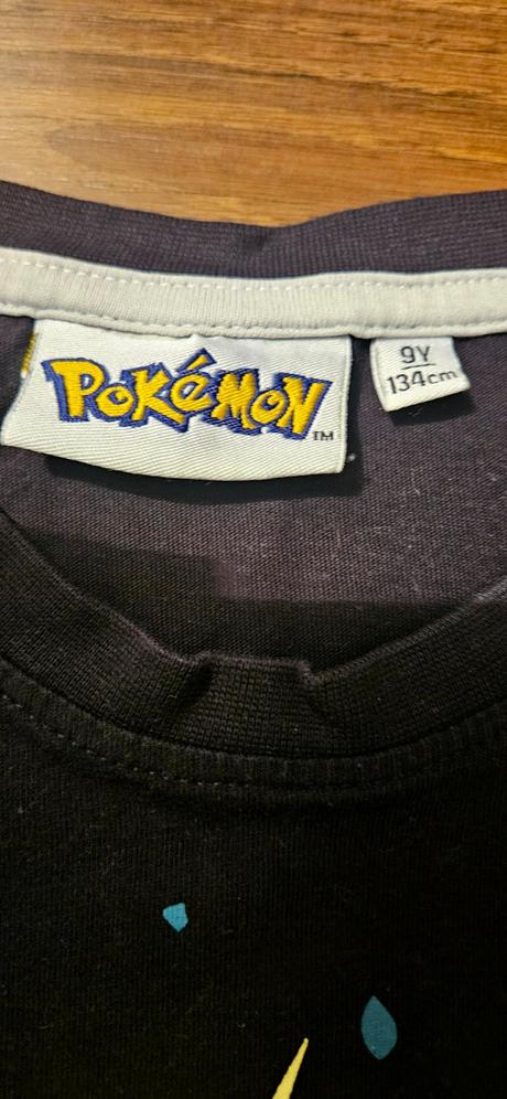 Tricko pokemon pikachu v. 134, 134