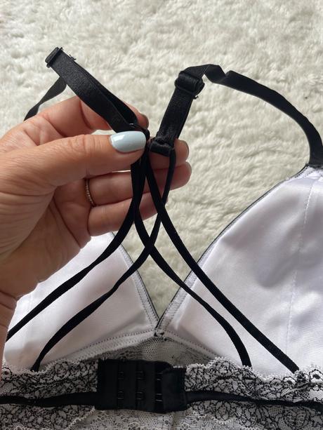 Bielo cierna cipkovana suprava, new yorker,l