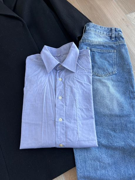 Modrá bavlnená košeľa, 42