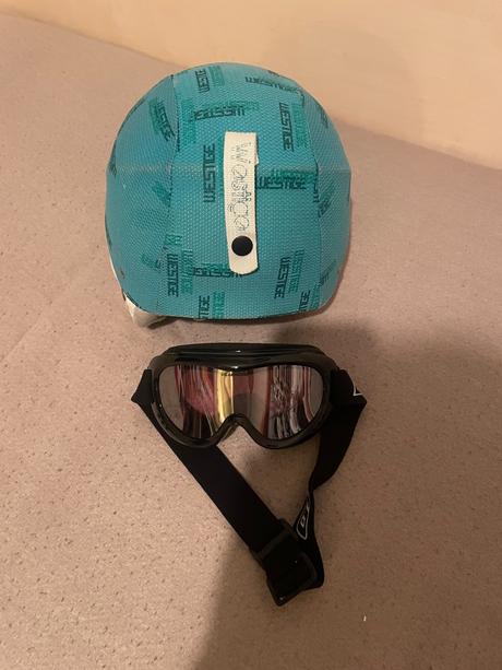 Dámska lyžiarska prilba, 