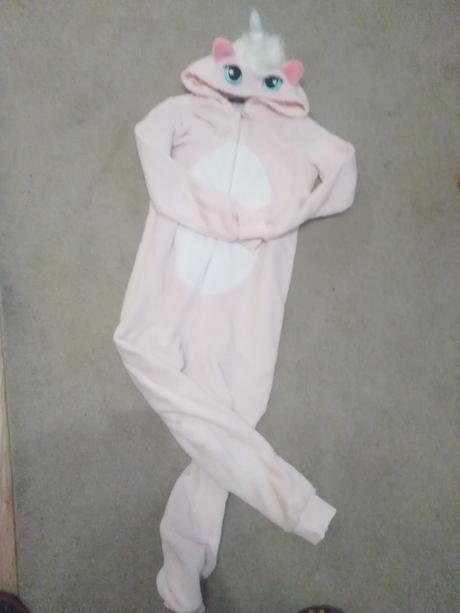 Dievčenský overal, 152