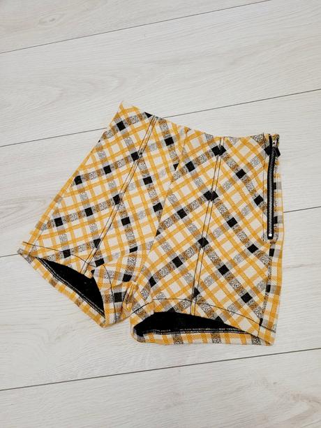 Zlte, horčicou sortky, bershka,xs