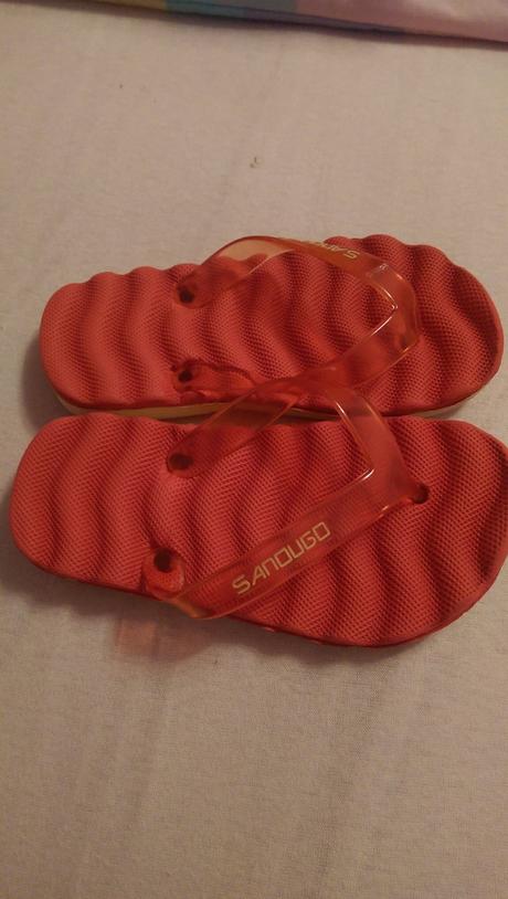 Slapky medzi prsty, 24