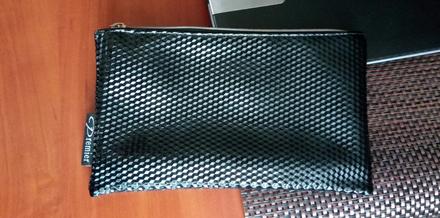 Čierna listová kabelka,