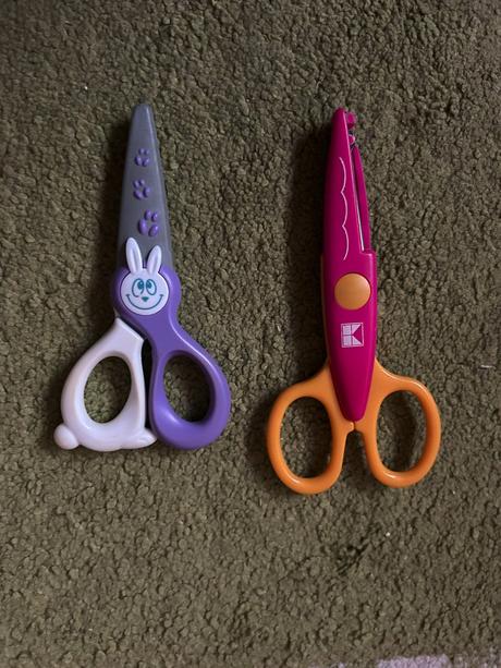Sada detských + vlnovkových nožničiek,