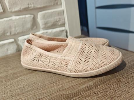 Uzasne letne slip on 35 vd 22,5 cm, 35