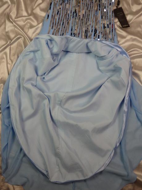 Kvalitné spoločenské šaty, 38