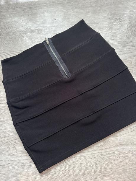 Minisukna s/m, amisu,36