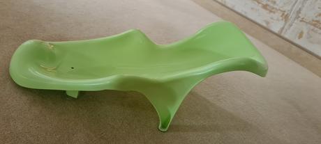 Plastové lehátko do vaničky pre bábätko na kúpanie, 