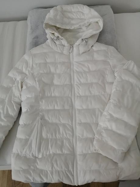 Biela vetrovka, new yorker,s