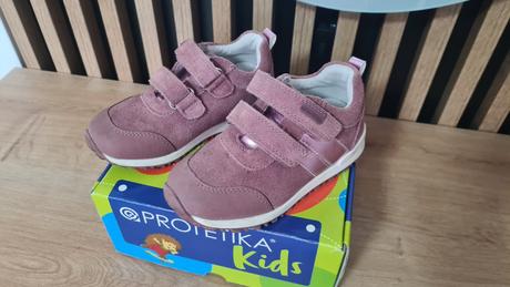 Semisove tenisky/poltopanky, protetika,25