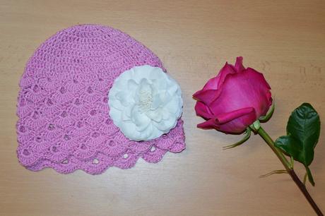 Háčkovaná čiapočka s kvetom, <50 - 158