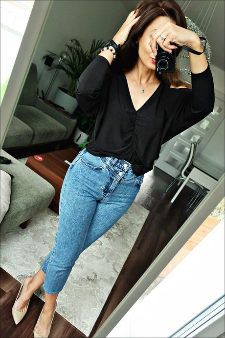 Čierny top s vykrojenými ramenami, xs