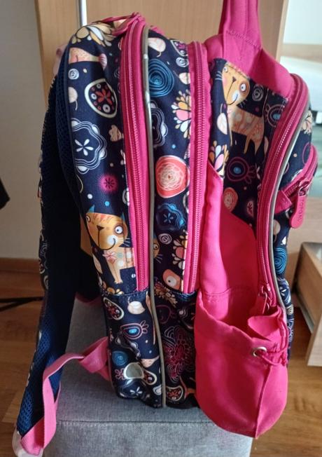 Školská taška zn.topgal + plastenka proti dažďu,