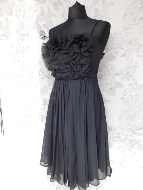 Luxusne pekne šaty, 36