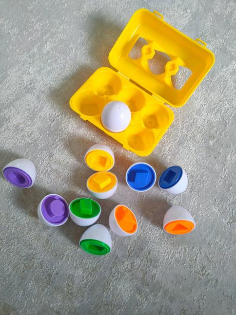 Montessori vajíčka na určovanie farieb, 