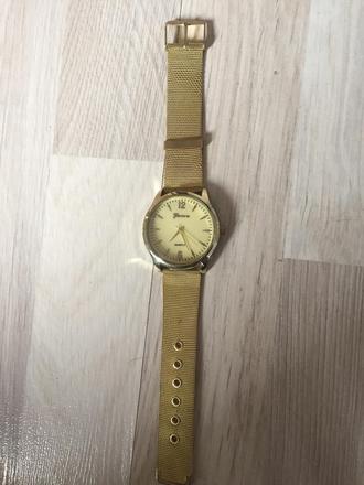 Mam na predaj hodinky,