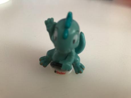 Dracik kinder, výška  4 cm, 