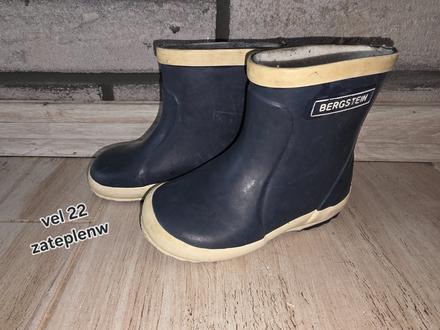 Gumaky, bergstein,22