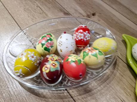 Jarné tanieriky,  tacky, 