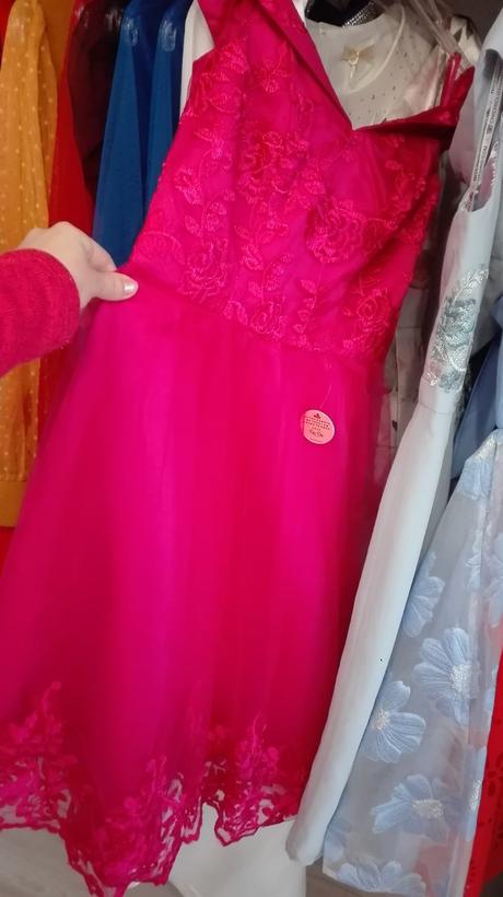 Malinové krajkové šaty, 36 / s