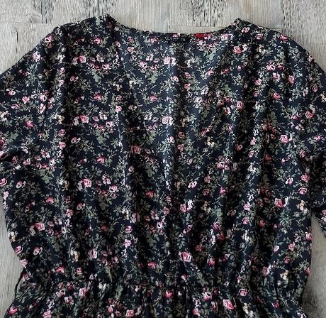 Tenké kvetinové šaty, 44