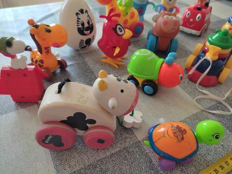 14x interaktivne hracky, 