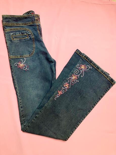 Dámske zvonové upcycled ručne vyšívané rifle, 38 / m