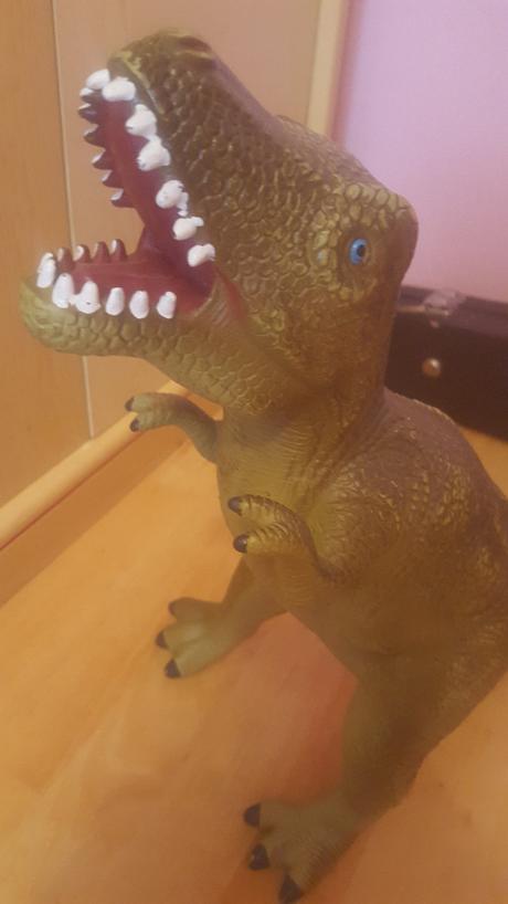 Velikánsky megadinosaurus 43 cm, 