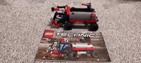 Lego technic 42084 2v1 hasiči, nakladač, 