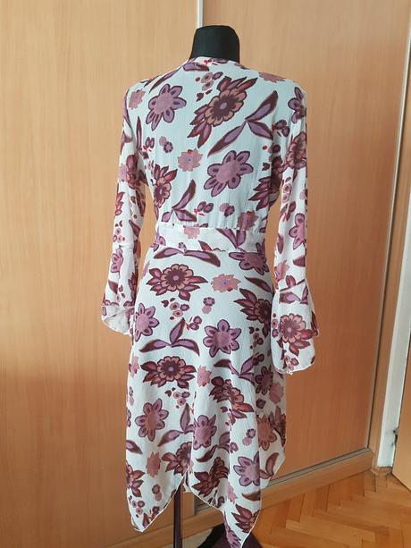 Priehľadné kvetované italy šaty vel.m, m