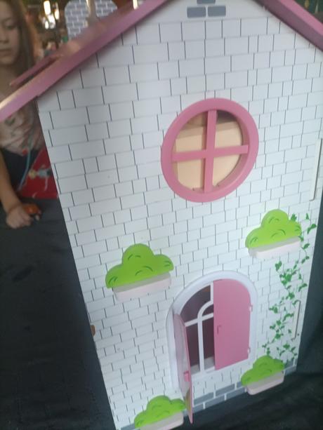 Domček pre bábiky drevený s príslušenstvom,