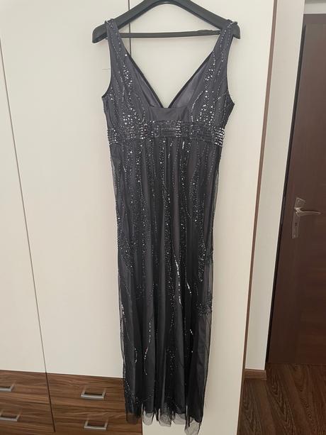 Spolocenske saty, 42