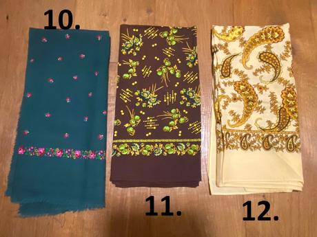 Šatky rôznych farieb a vzorov,