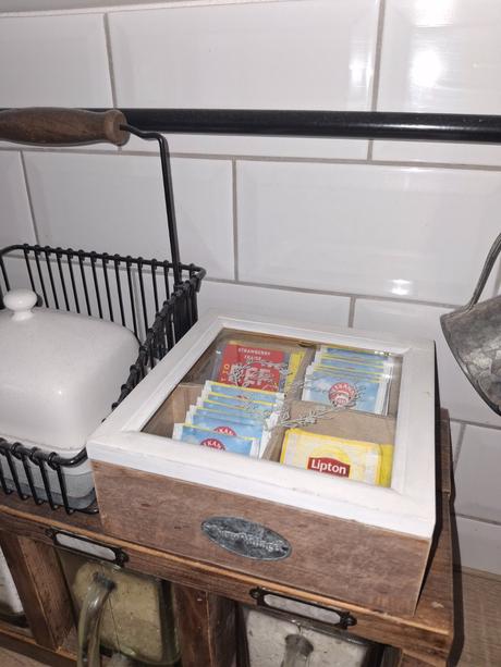 Drevená vidiecka, vintage krabička na čaje,