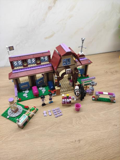 Lego friends jazdecky klub v heartlake 41126, 