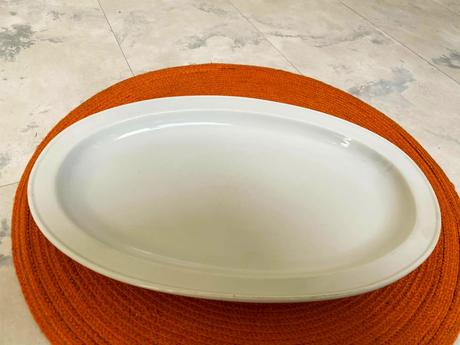 Porcelánová oválna misa, 