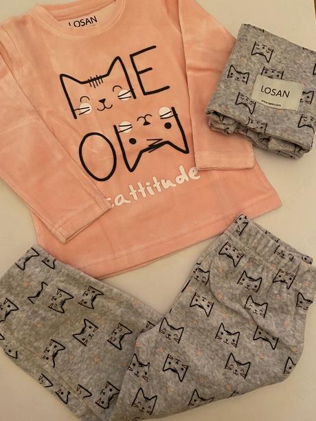 Velúrové pyžamko mačička, losan,92 / 98 / 104 / 110 / 116