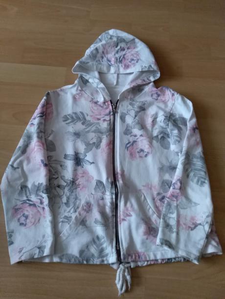 Mikina s kapucňou, 140