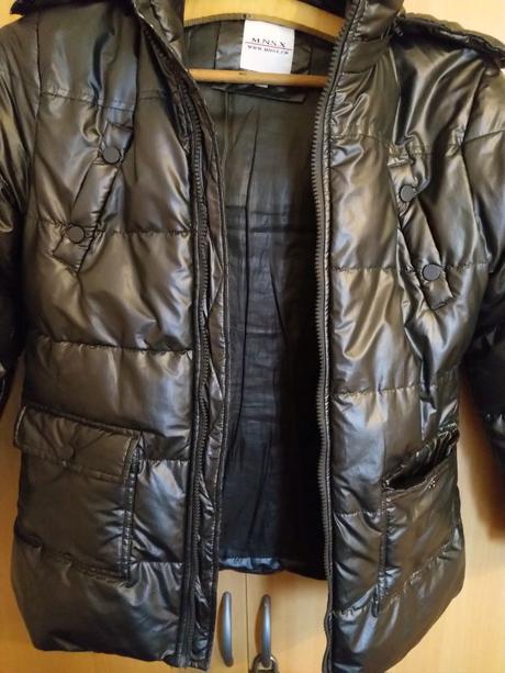 Lesklá strieborná bunda, 140